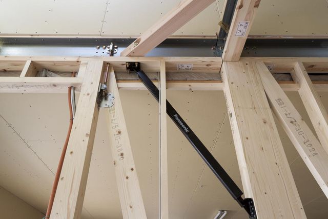 テクノストラクチャー工法は強い梁「テクノビーム」を使い、1棟1棟構造計算をして建てる家。耐震性が高く、省エネ性に優れ、長期優良住宅仕様。