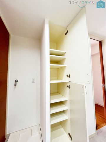 全居室収納あり。それぞれのお部屋にスペースがあるのでプライベートな荷物でも身近に置くことが出来ます。