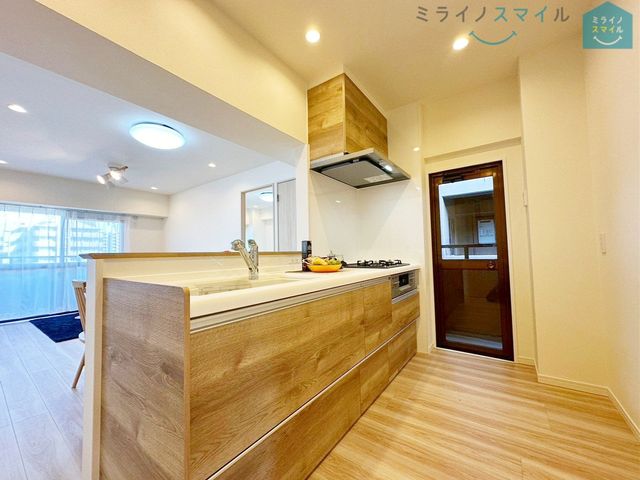 余裕のある広々キッチンはお子さんと一緒に並んでお料理ができる広さです♪毎日のお料理が楽しくなりそうです!
