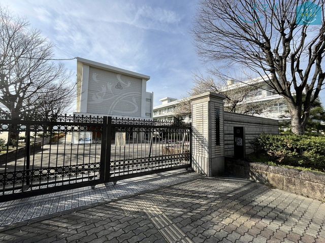 みよし市立三好中学校 徒歩10分。 740m