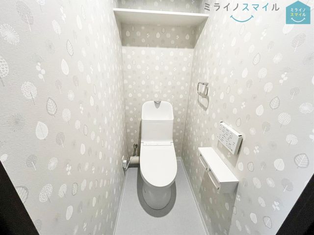 温水洗浄便座付き!洗浄だけでなく、感染症を防止して健康を守ります♪
