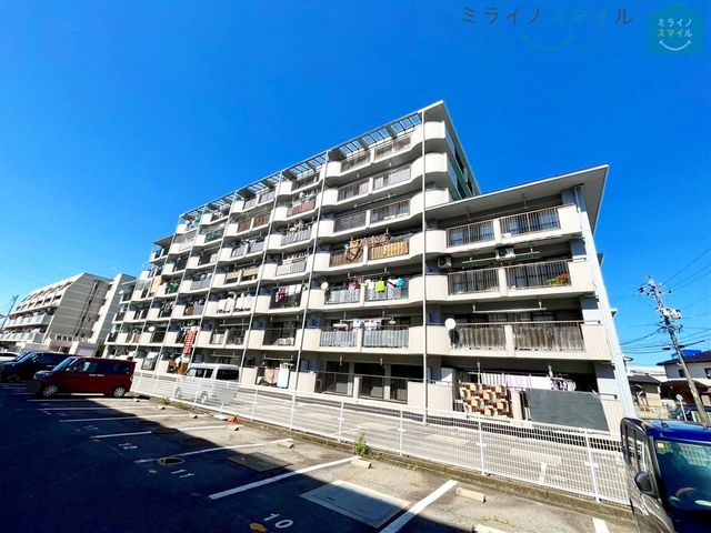 2沿線利用可の好アクセス環境です!生活に必要なスーパー、コンビニなど商業施設が近くにあり、住みやすい立地です♪