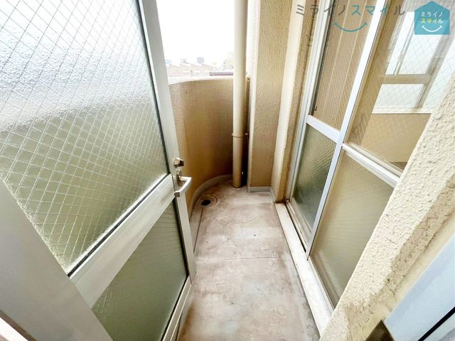 3面バルコニーで独立性が高く、窓やカーテンを開けておきやすいので、通風・採光良好です♪