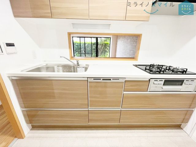 朝食準備、送り迎え…と忙しい朝に大助かりの食器洗浄乾燥機!お食事後の家族のくつろぎタイムをゆっくりもてます♪