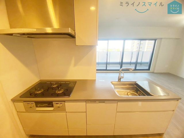 朝食準備、送り迎え…と忙しい朝に大助かりの食器洗浄乾燥機!お食事後の家族のくつろぎタイムをゆっくりもてます♪