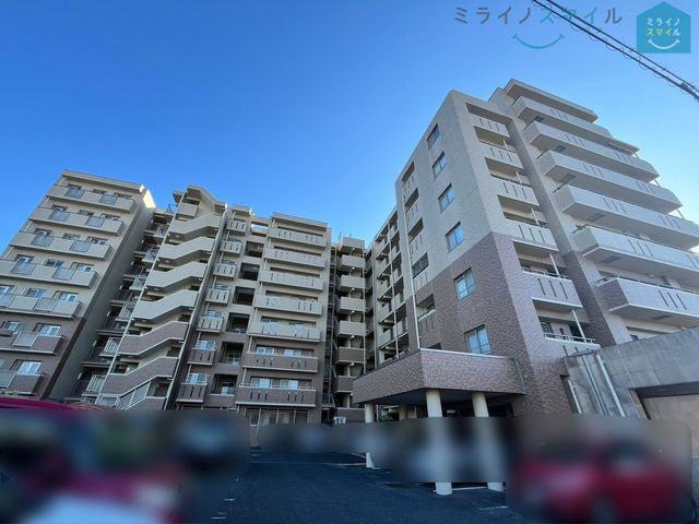 生活に必要なスーパー、コンビニなど商業施設が近くにあり、住みやすい立地です♪