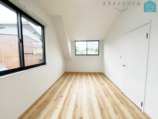 家族一人ひとりの大切なプライベート空間♪趣味に合わせて使って頂けるようシンプルに仕上げております!
