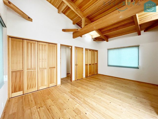 2つの部屋にすることが出来ます♪趣味に没頭したり来客と過ごしたりする空間として使えば、生活空間との使い分けができて家で過ごす時間が楽しくなりますね!!