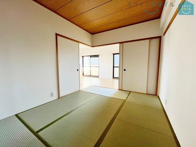 6帖の和室は、小さなお子様のお世話に大活躍♪来客用スペースとしても活用でき、ちょっと横になりたい時などとっても便利です!