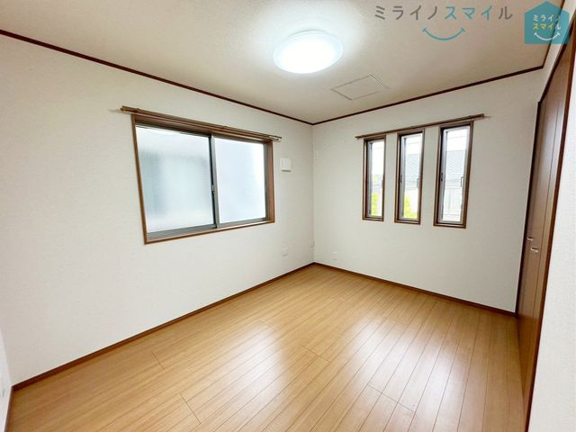 家族一人ひとりの大切なプライベート空間♪趣味に合わせて使って頂けるようシンプルに仕上げております!