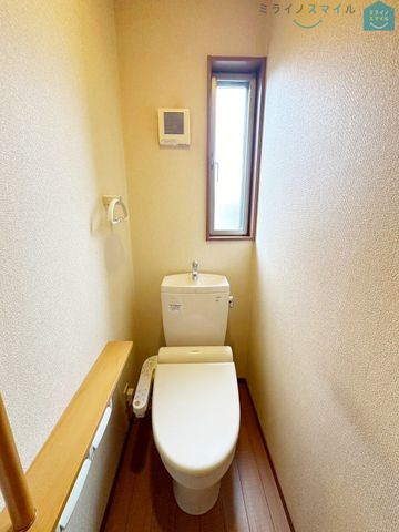 トイレが2か所にあるので、忙しい朝の時間帯でも余裕をもって使用することができます!また、家族用・来客用などと分けて使用することもできます♪