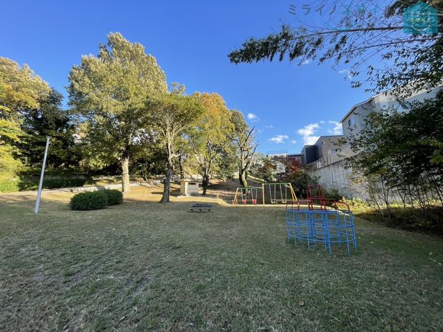 百々西公園 徒歩15分。 1180m