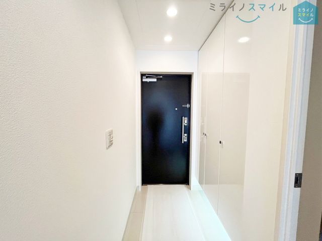 住まう人も来客も入った時にワクワクさせてくれるオシャレな玄関。収納もたっぷりあるので、靴がたくさんあっても安心!気持ちの良い朝は、毎日ここからスタートしていきます♪