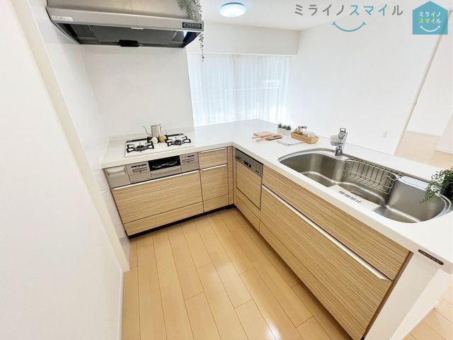 朝食準備、送り迎え…と忙しい朝に大助かりの食器洗浄乾燥機!お食事後の家族のくつろぎタイムをゆっくりもてます♪