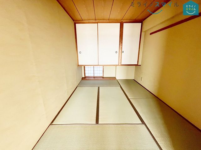 6帖の和室は、小さなお子様のお世話に大活躍♪来客用スペースとしても活用でき、ちょっと横になりたい時などとっても便利です！