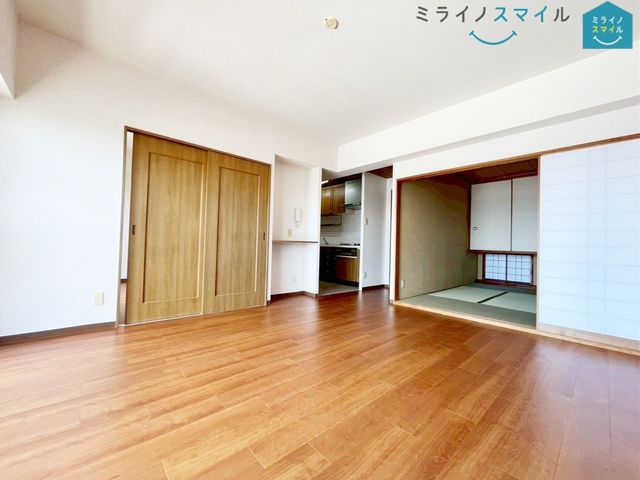 10.5帖のリビングダイニングは家族のだんらんにぴったり♪