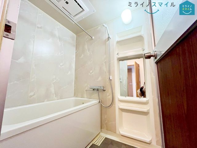 省エネ給湯器付きで節約ガス対策ができお風呂もお財布も暖かくなります♪足の延ばせる浴槽で一日の疲れをリフレッシュ♪