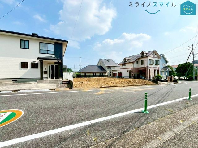 駐車並列3台可能な間口の広さが確保することが出来ます♪(車種による)