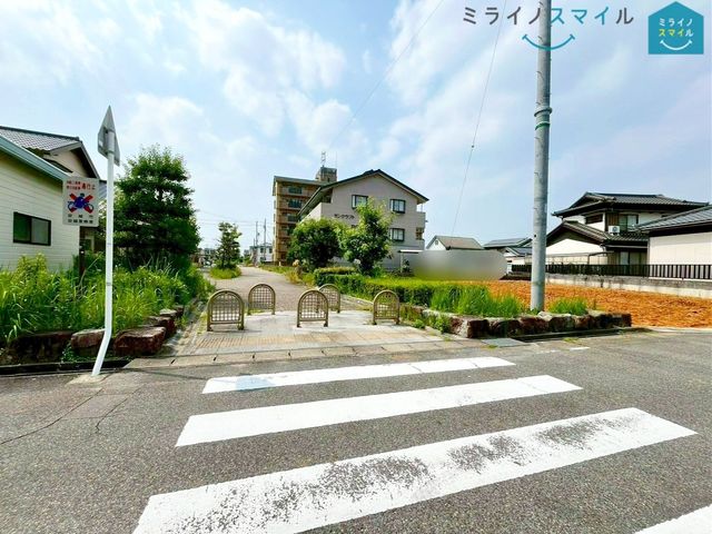 周囲には遊歩道が設けられています!!お散歩のコースにピッタリですね♪