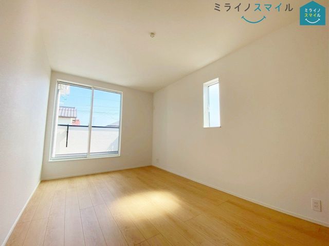 家族一人ひとりの大切なプライベート空間♪趣味に合わせて使って頂けるようシンプルに仕上げております!