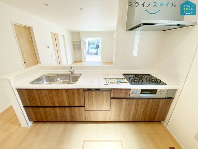 朝食準備、送り迎え…と忙しい朝に大助かりの食器洗浄乾燥機!お食事後の家族のくつろぎタイムをゆっくりもてます♪