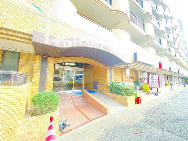 管理が行き届いており綺麗なエントランス♪お出かけの際のちょっとした休憩にgoodですね！◎