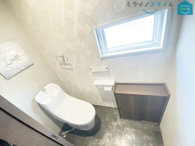 温水洗浄便座付き！洗浄だけでなく、感染症を防止して健康を守ります♪