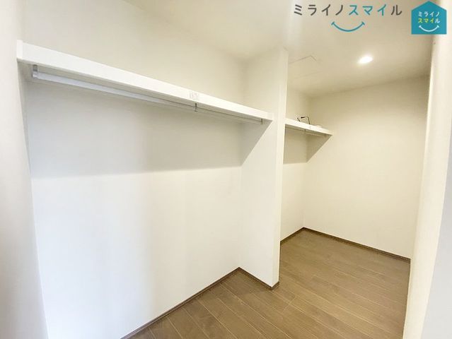広々ウォークインクローゼット
