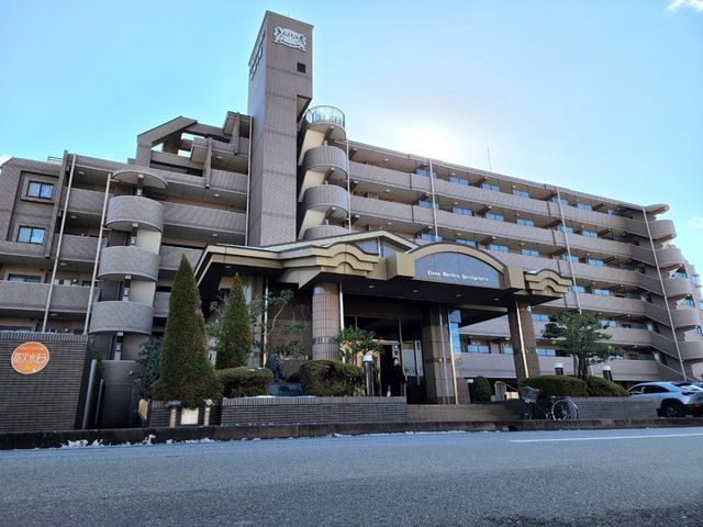 きれいな外観です♪周辺商業施設多数で住みやすい立地です♪