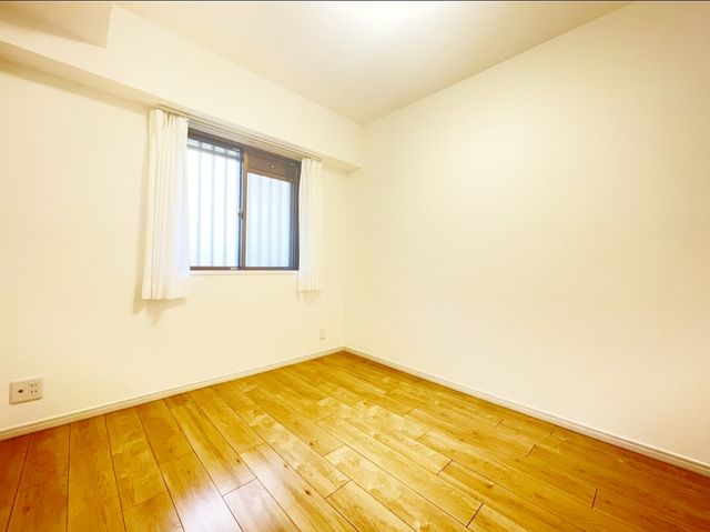4.7帖の洋室です♪趣味のお部屋などにも◎
