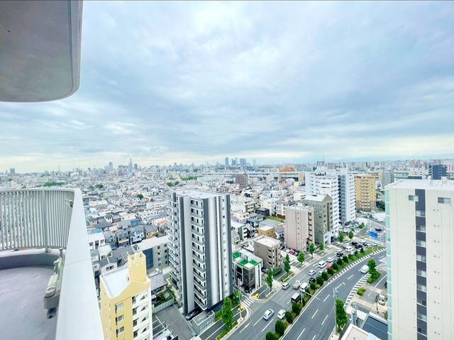 高層階なので、陽当たり・眺望・防犯に優れます。
