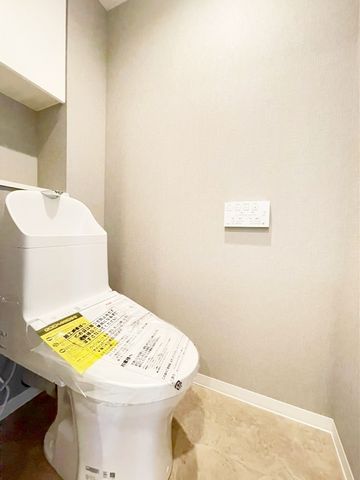 高機能トイレ付。お手入れもお掃除も簡単。