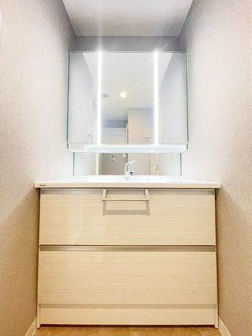 洗面所が独立なので、ご家族で利用する朝晩の時間帯にとても便利です。