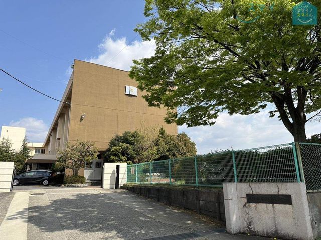 尾張旭市立瑞鳳小学校 徒歩10分。 800m