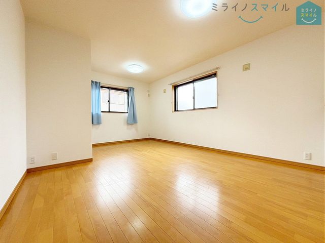 明るく開放感のある間取りは、家族が増えても住み続けられるお家です♪
