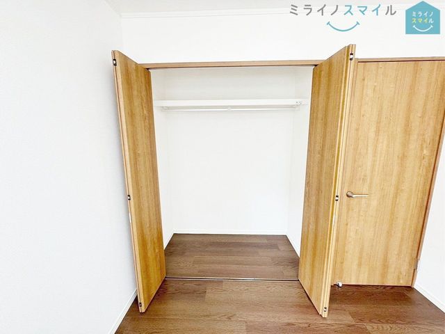 大容量のクローゼット!お洋服が多くてもこれなら安心ですね♪整理整頓しやすくて、お部屋を広く使えます!
