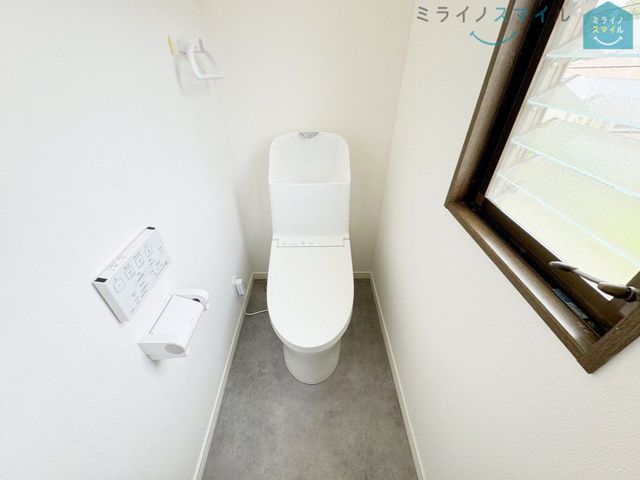 シンプルで使いやすい高性能トイレです♪