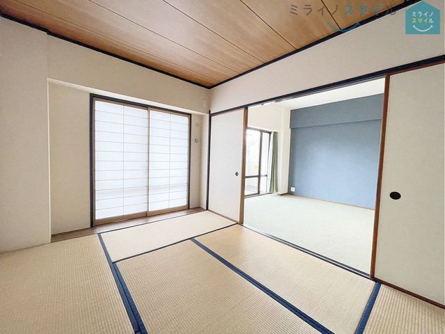 6.0帖の和室です。畳の香りが心地よいですね♪