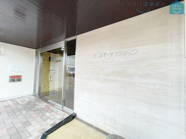 こちらのお家からは東栄小学校まで徒歩1分！お子さまの通学にも安心ですね♪