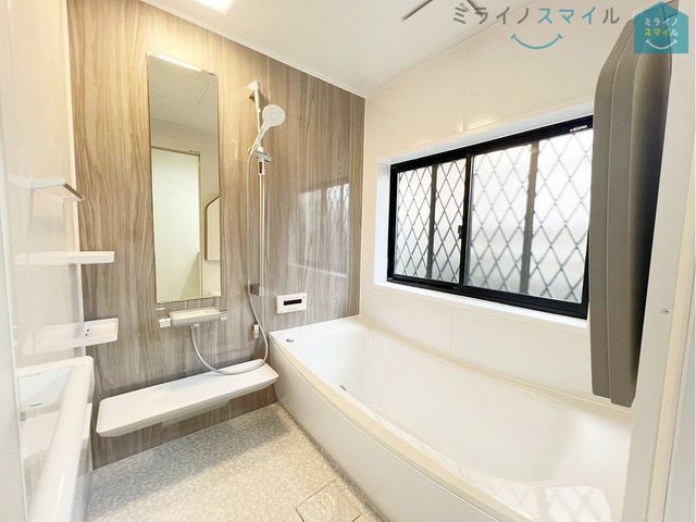 冬に嬉しい追い焚き機能付き◎足の延ばせるお風呂で一日の疲れをリフレッシュ♪