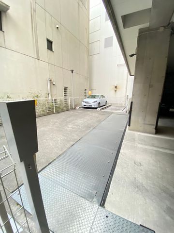 白を基調とした清潔感のあるシンプルで使いやすい高性能トイレです♪