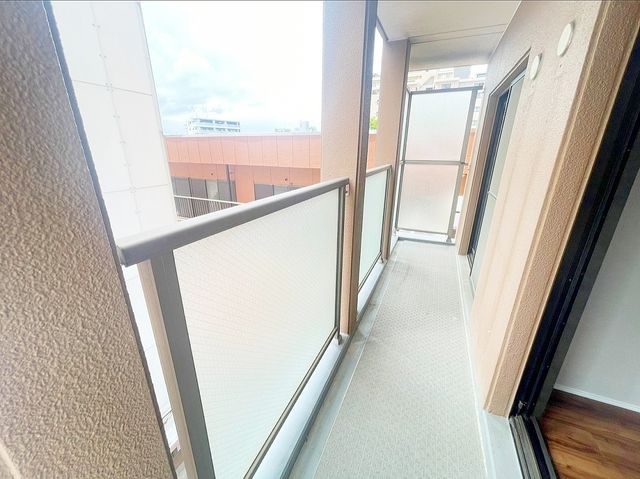 7.5帖の洋室です♪ 2面採光で明るいです!