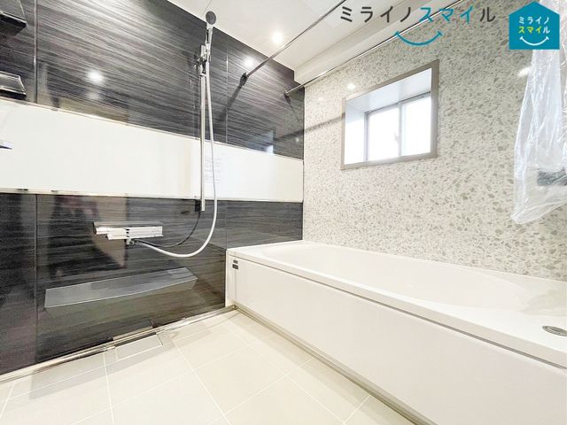 浴室はもちろん乾燥・暖房機能付き♪心地よいお風呂は家族の健康管理にも一役かってくれますね!