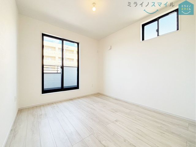 家族一人ひとりの大切なプライベート空間♪趣味に合わせて使って頂けるようシンプルに仕上げております!