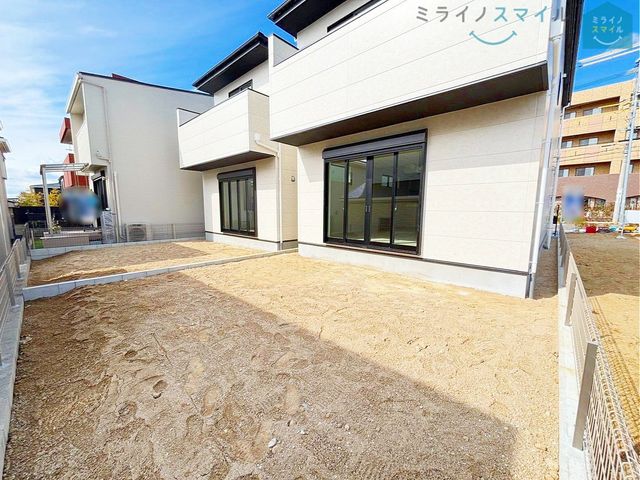 自由度の高いお庭です!家庭菜園やガーデニング、お子様のちょっとした外遊びにお使いいただけます♪