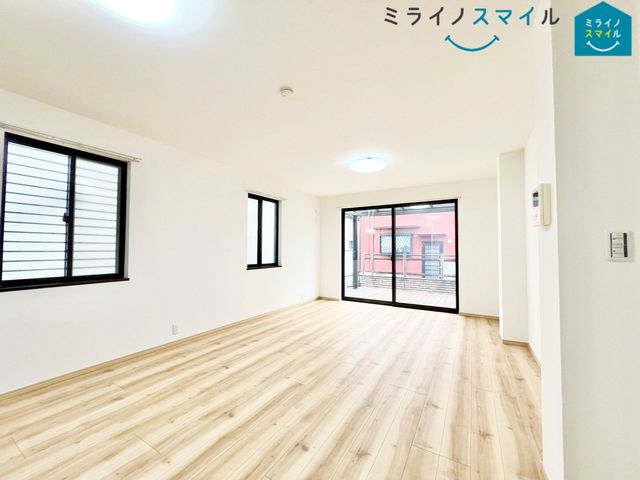 フローリングなので見た目がお洒落です!掃除も簡単で、アレルギーの方にもおすすめです♪