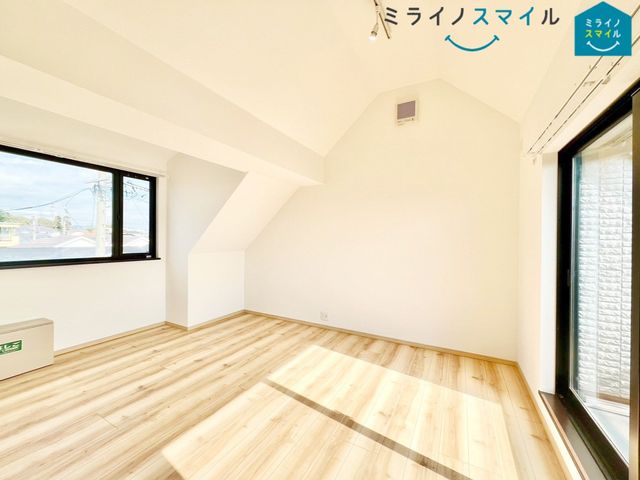 お掃除もラクチンなフローリングのお部屋です!夏場に心地良いひんやり感はフローリングならではです♪