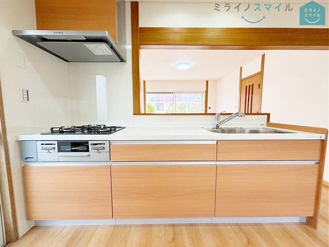 余裕のある広々キッチンはお子さんと一緒に並んでお料理ができる広さです♪毎日のお料理が楽しくなりそうです!