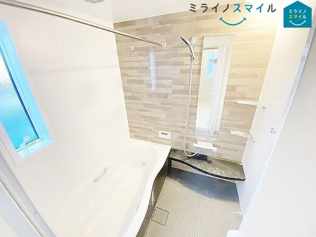 冬に嬉しい追い焚き機能付き◎足の延ばせるお風呂で一日の疲れをリフレッシュ♪