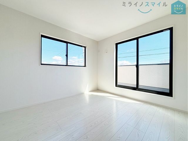 家族一人ひとりの大切なプライベート空間♪趣味に合わせて使って頂けるようシンプルに仕上げております!